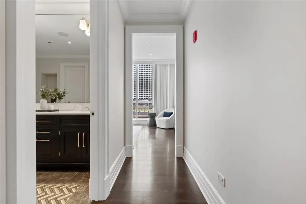 9 West Walton Street Chicago IL 60610