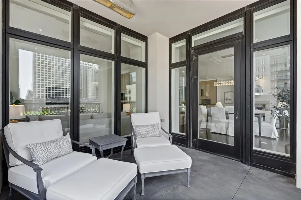 9 West Walton Street Chicago IL 60610