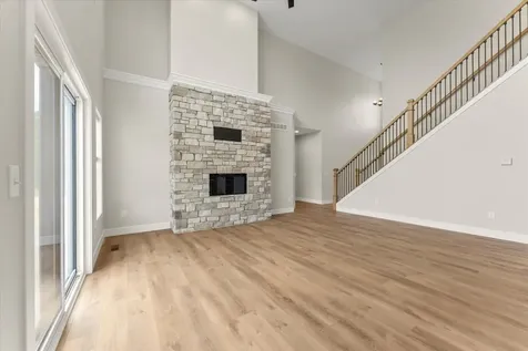 1408 Ravenwood Drive Mahomet IL 61853