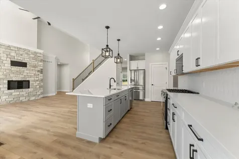 1408 Ravenwood Drive Mahomet IL 61853