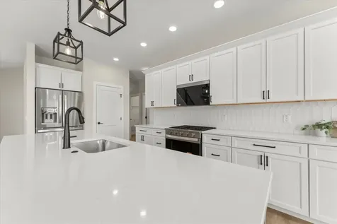 1408 Ravenwood Drive Mahomet IL 61853