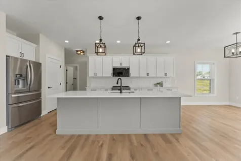 1408 Ravenwood Drive Mahomet IL 61853