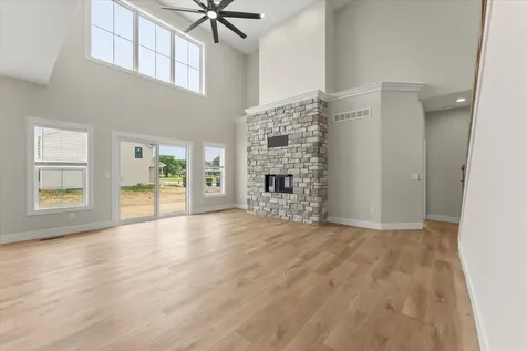 1408 Ravenwood Drive Mahomet IL 61853