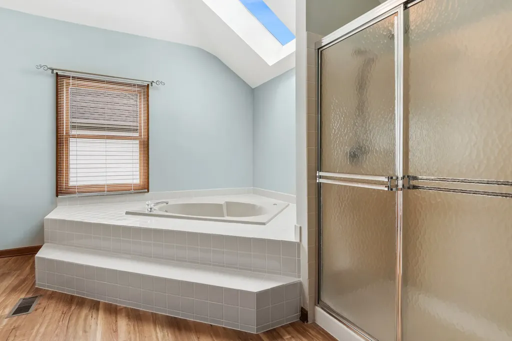 6127 Tyrnbury Drive Lisle IL 60532
