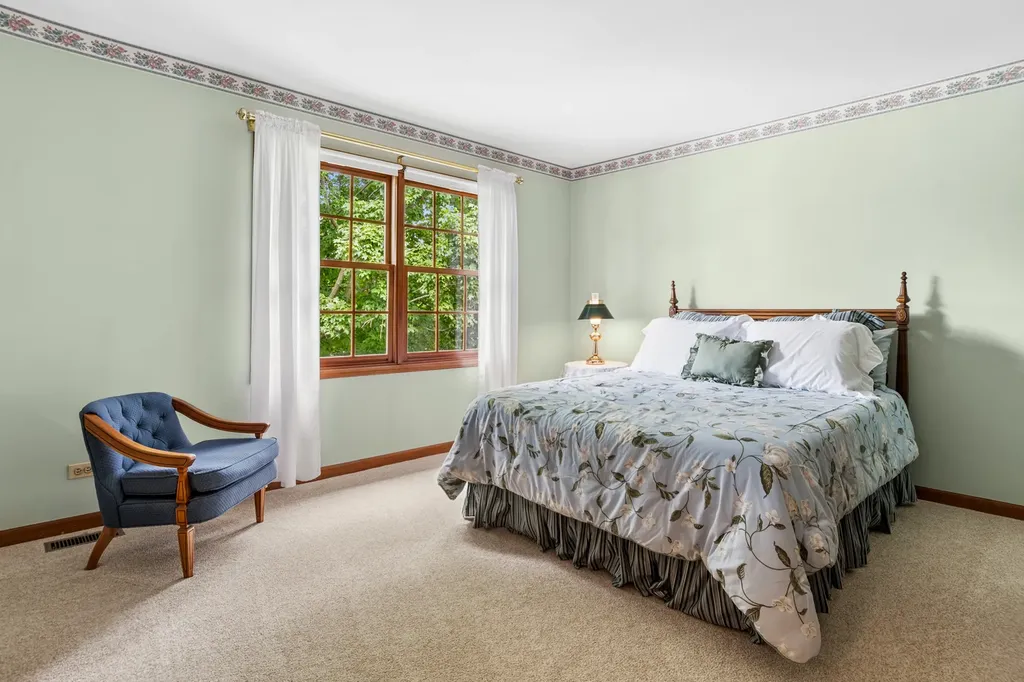 6127 Tyrnbury Drive Lisle IL 60532