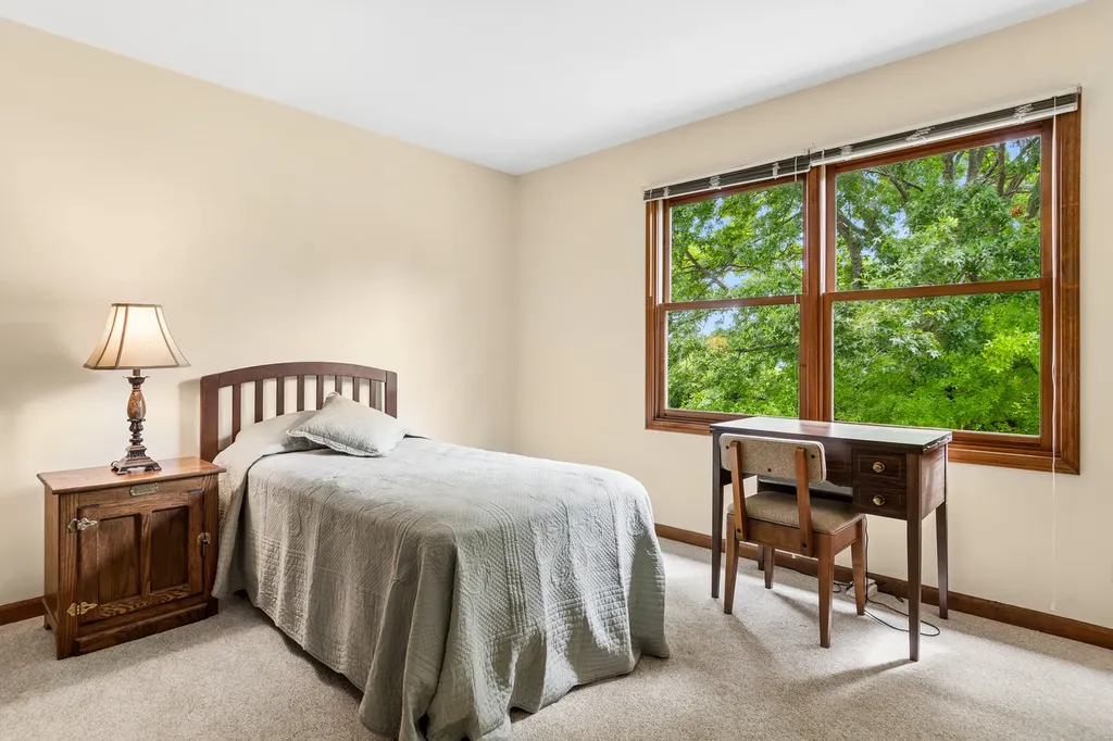 6127 Tyrnbury Drive Lisle IL 60532