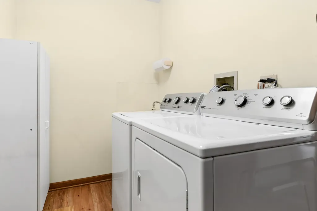 6127 Tyrnbury Drive Lisle IL 60532