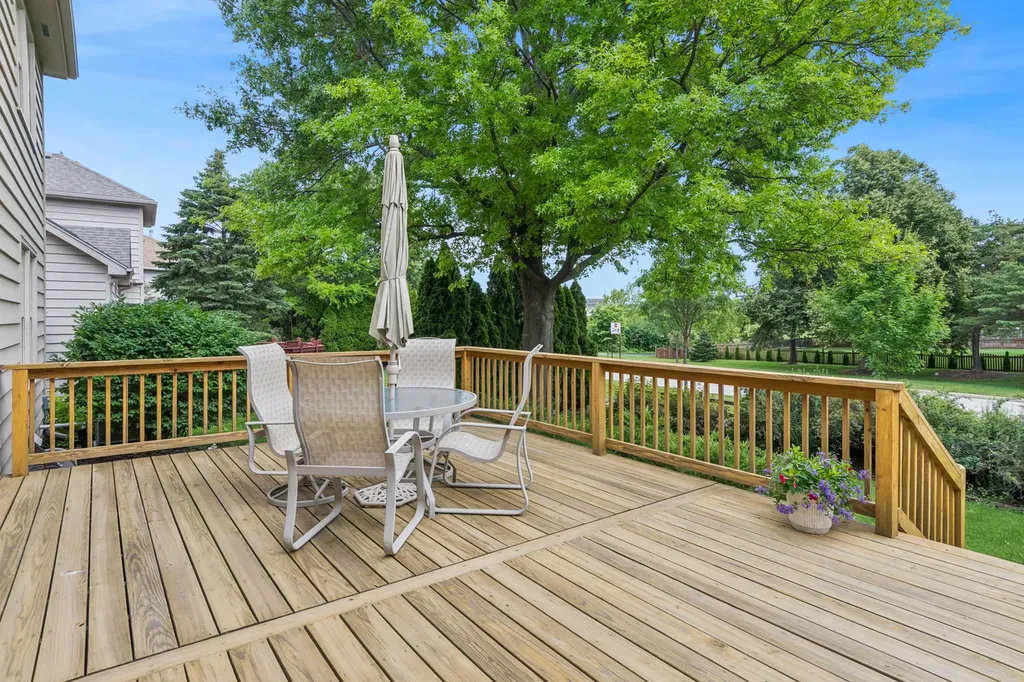 6127 Tyrnbury Drive Lisle IL 60532