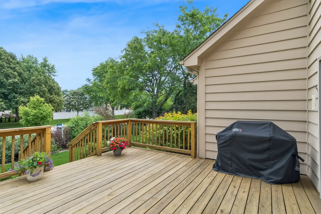 6127 Tyrnbury Drive Lisle IL 60532