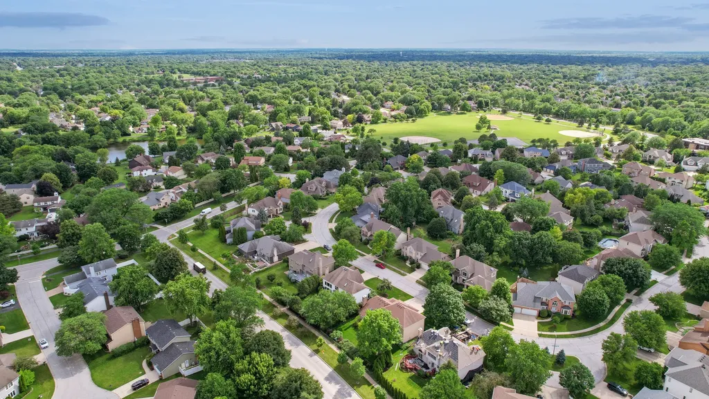 6127 Tyrnbury Drive Lisle IL 60532