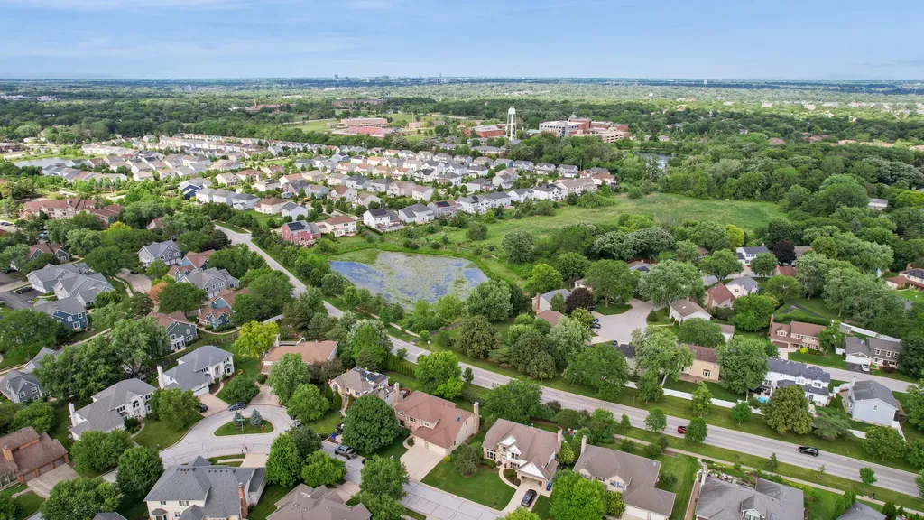 6127 Tyrnbury Drive Lisle IL 60532