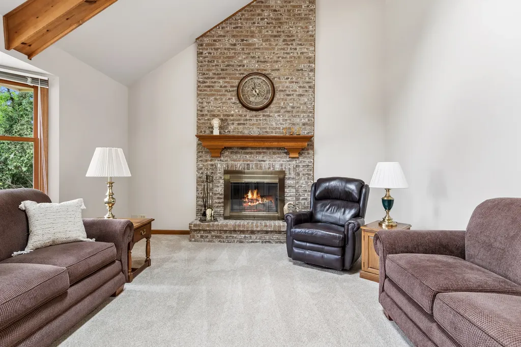6127 Tyrnbury Drive Lisle IL 60532