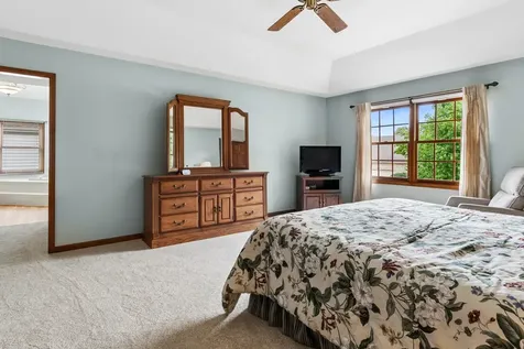 6127 Tyrnbury Drive Lisle IL 60532