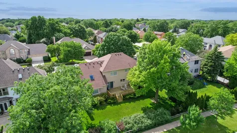 6127 Tyrnbury Drive Lisle IL 60532