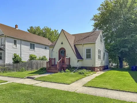 1141 Victoria Avenue North Chicago IL 60064