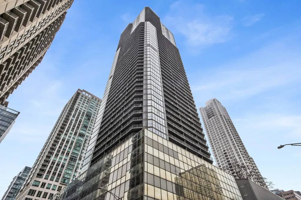 10 East Ontario Street Chicago IL 60611