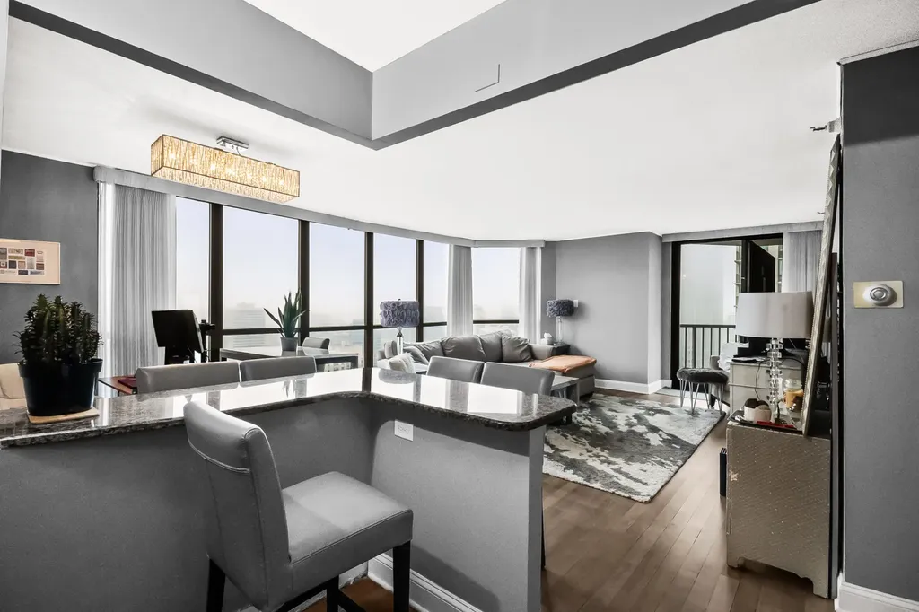10 East Ontario Street Chicago IL 60611