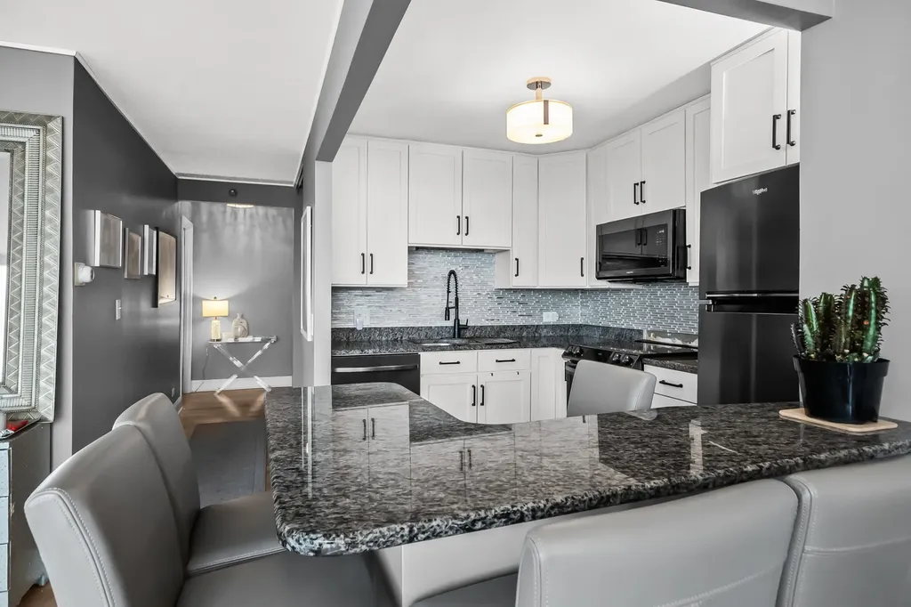 10 East Ontario Street Chicago IL 60611