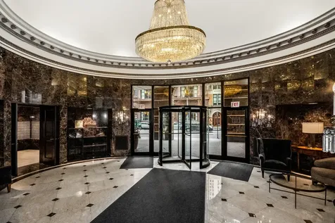 10 East Ontario Street Chicago IL 60611