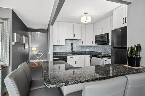 10 East Ontario Street Chicago IL 60611