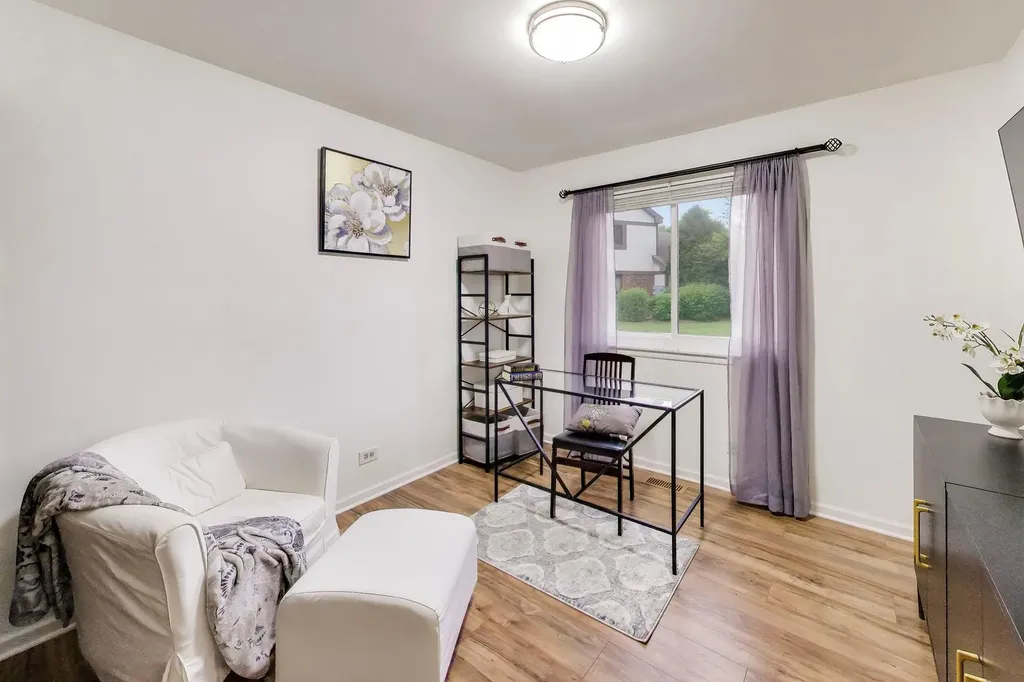 1264 Williamsburg Drive Schaumburg IL 60193