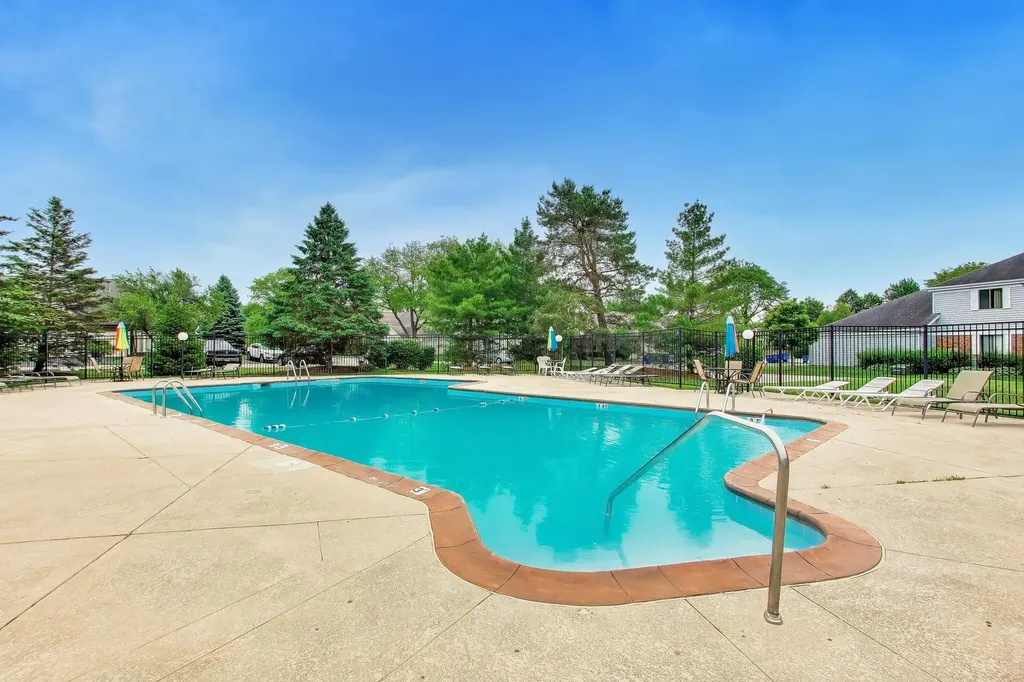 1264 Williamsburg Drive Schaumburg IL 60193