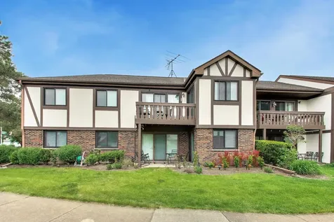 1264 Williamsburg Drive Schaumburg IL 60193