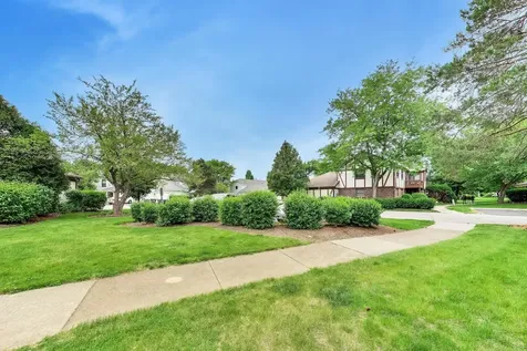 1264 Williamsburg Drive Schaumburg IL 60193