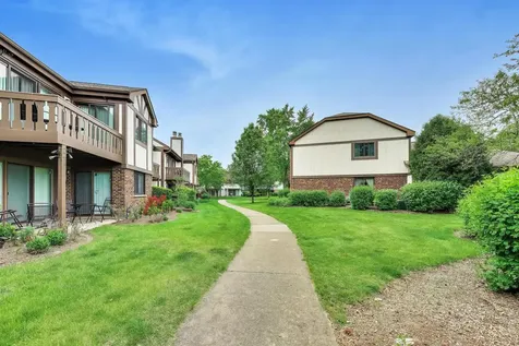 1264 Williamsburg Drive Schaumburg IL 60193