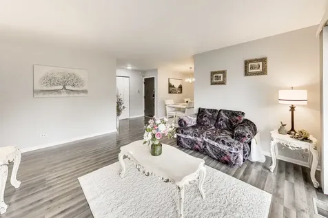 1264 Williamsburg Drive Schaumburg IL 60193