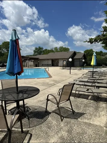 1264 Williamsburg Drive Schaumburg IL 60193