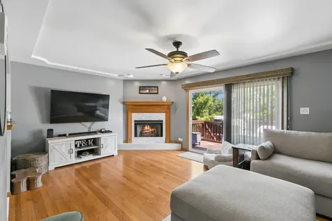 15931 Blackwater Court Tinley Park IL 60477