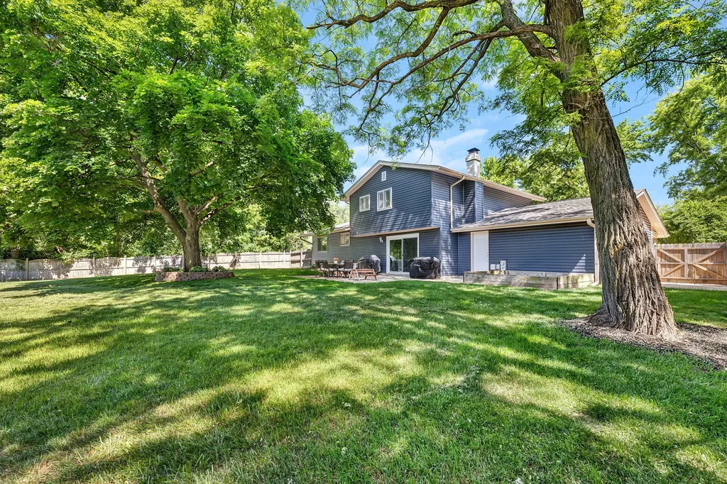5 Assembly Court Bolingbrook IL 60440