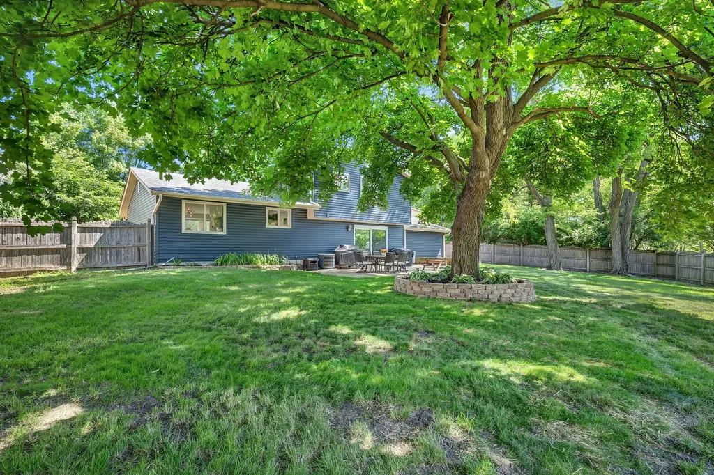 5 Assembly Court Bolingbrook IL 60440