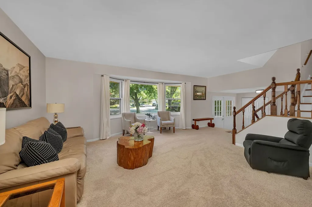 5 Assembly Court Bolingbrook IL 60440