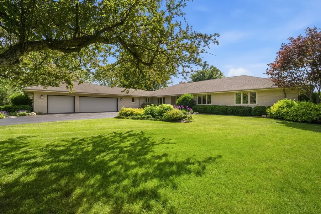 25730 North Eagle Drive Mundelein IL 60060