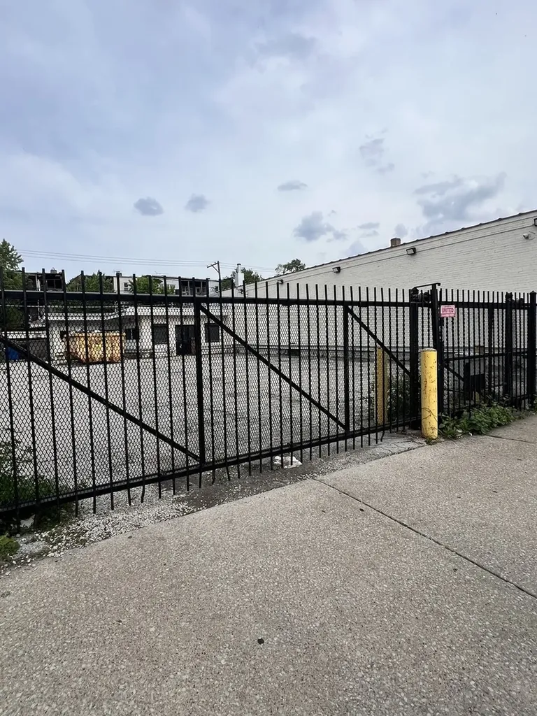 8229 South Cottage Grove Avenue Chicago IL 60619