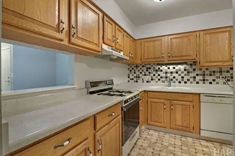 941 Wiltshire Drive Mchenry IL 60050