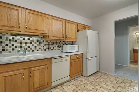 941 Wiltshire Drive Mchenry IL 60050