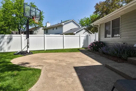 1129 Tamarack Lane Libertyville IL 60048