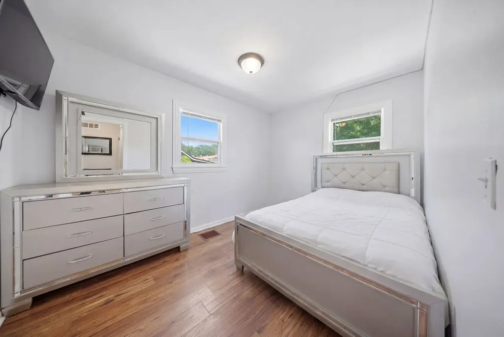 361 Trask Street Aurora IL 60505