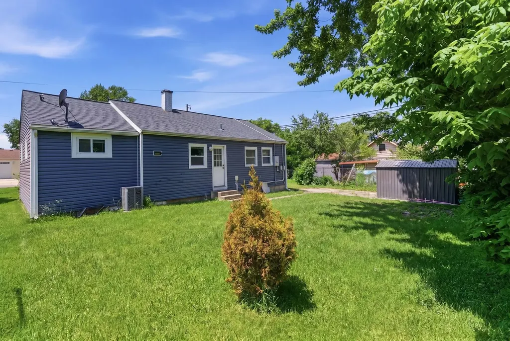 361 Trask Street Aurora IL 60505
