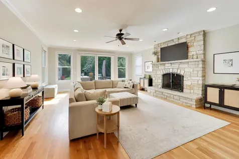 713 North Beverly Lane Arlington Heights IL 60004