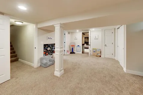 713 North Beverly Lane Arlington Heights IL 60004