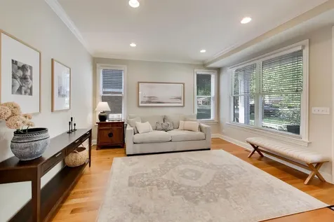 713 North Beverly Lane Arlington Heights IL 60004