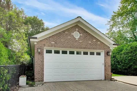 713 North Beverly Lane Arlington Heights IL 60004