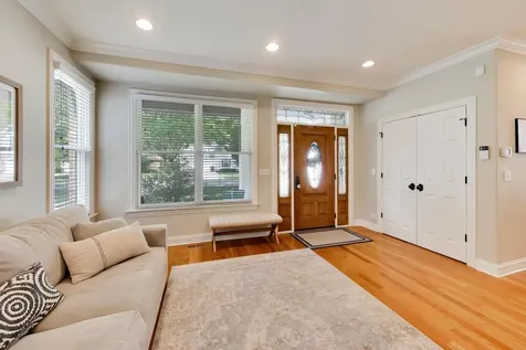 713 North Beverly Lane Arlington Heights IL 60004