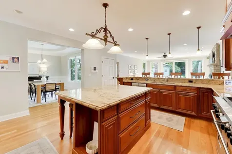 713 North Beverly Lane Arlington Heights IL 60004