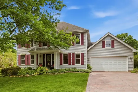 260 Hillhurst Drive Cary IL 60013