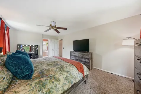 260 Hillhurst Drive Cary IL 60013